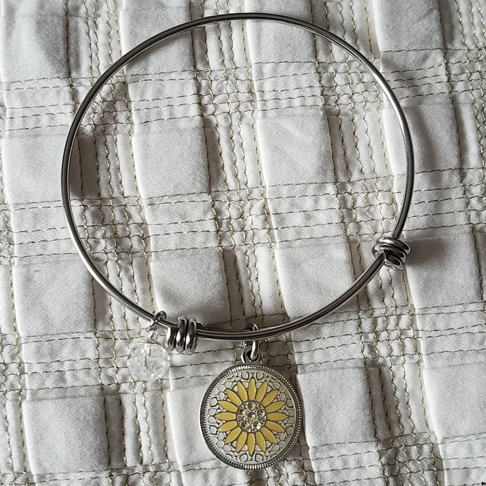 Bangle bracelet
